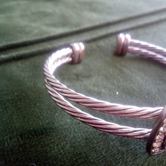 UF Gators Silver Twisted Bracelet with Logo And Crystal Diamonds Sterling Plated - Picture 5 of 8